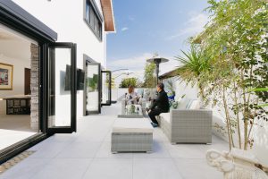 築40年戸建リノベ | アウトドアリビングが彩る「大人の上質なリゾート」